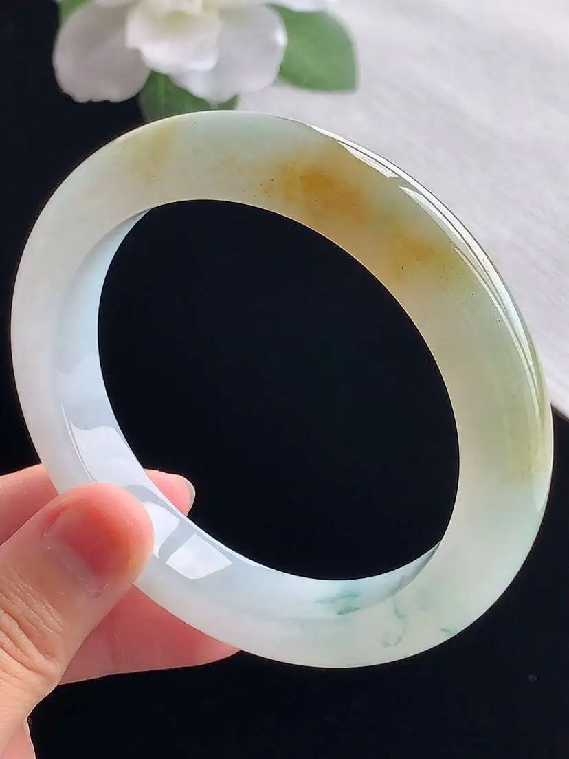 a货翡翠老坑冰种飘黄翡飘花厚装正装正圈手镯61-62大圈口  尺寸61×11.4×9.6mm 重量76.00g 0923