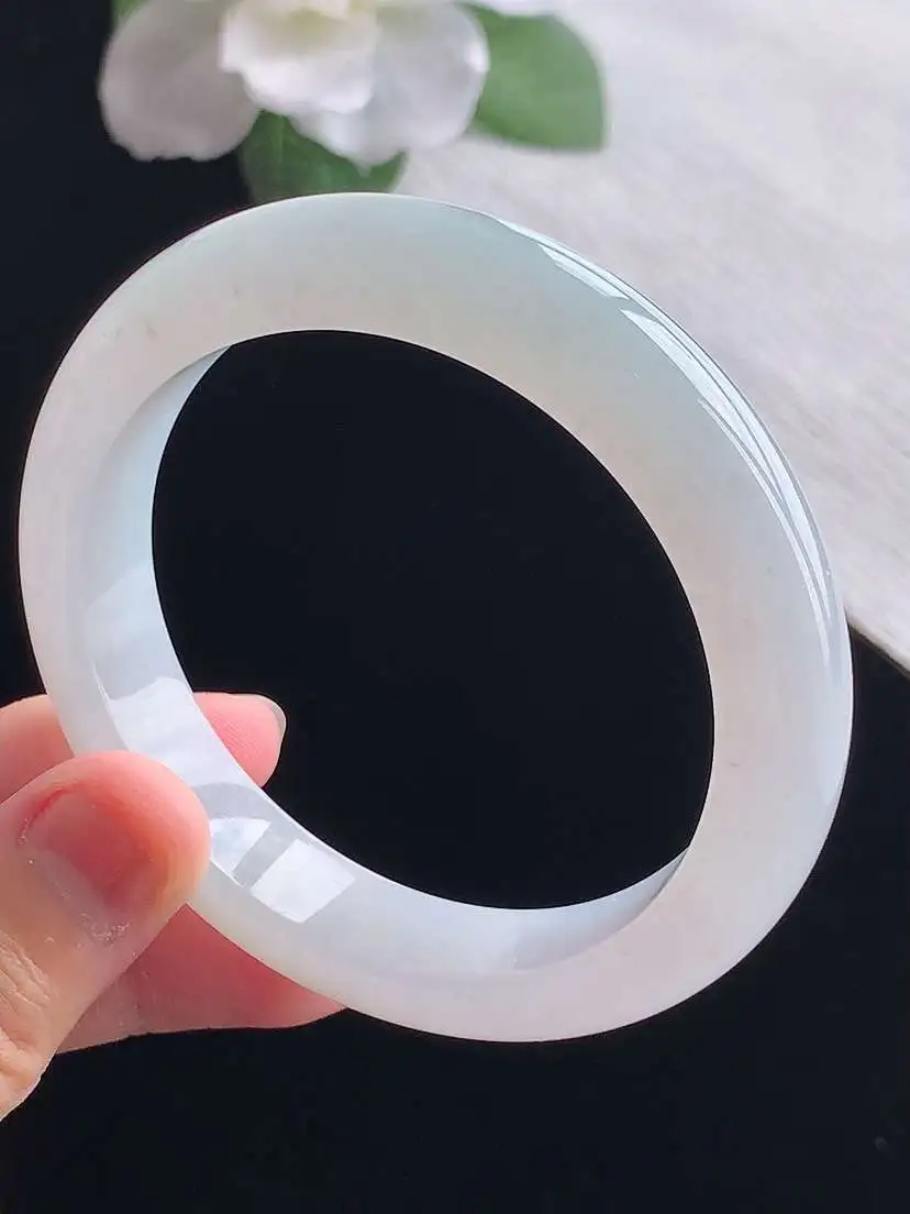 a货翡翠老坑冰种白月光正装正圈手镯55-56圈口  尺寸55.6×12×8.3mm 重量57.35g 0923