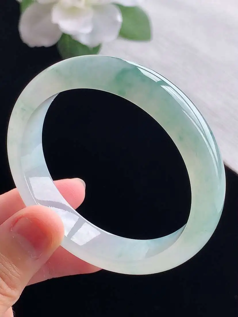 a货翡翠老坑冰种飘花正装正圈手镯52-53小圈口  尺寸52.8×12×7.2mm 重量46.42g 0923
