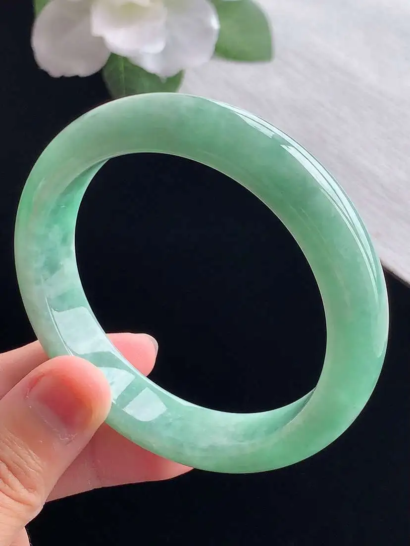a货翡翠老坑冰润满绿正装正圈手镯56-57圈口  尺寸56×13×8.3mm 重量60.56g 0923