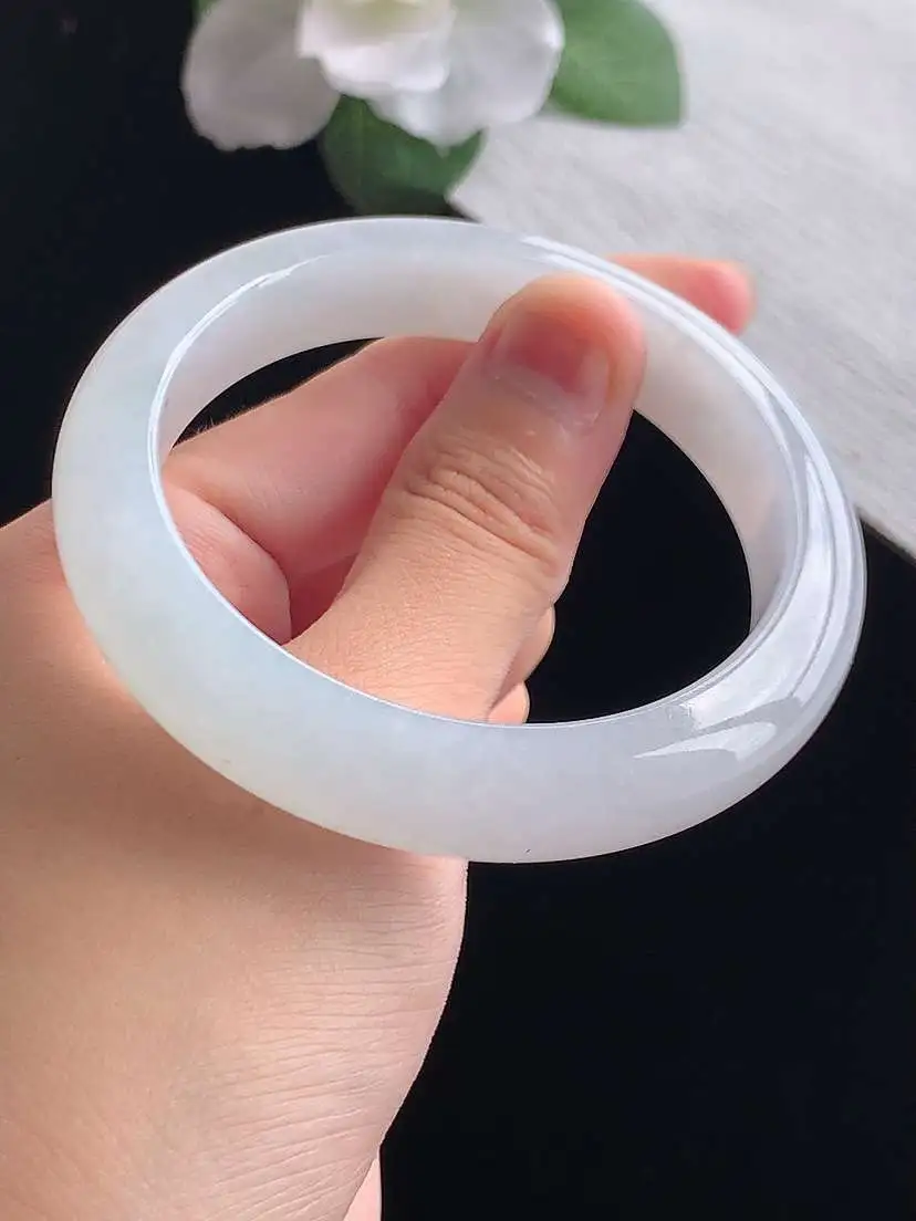 a货翡翠老坑冰种白月光正装正圈手镯55-56圈口  尺寸55.6×12×8.3mm 重量57.35g 0923