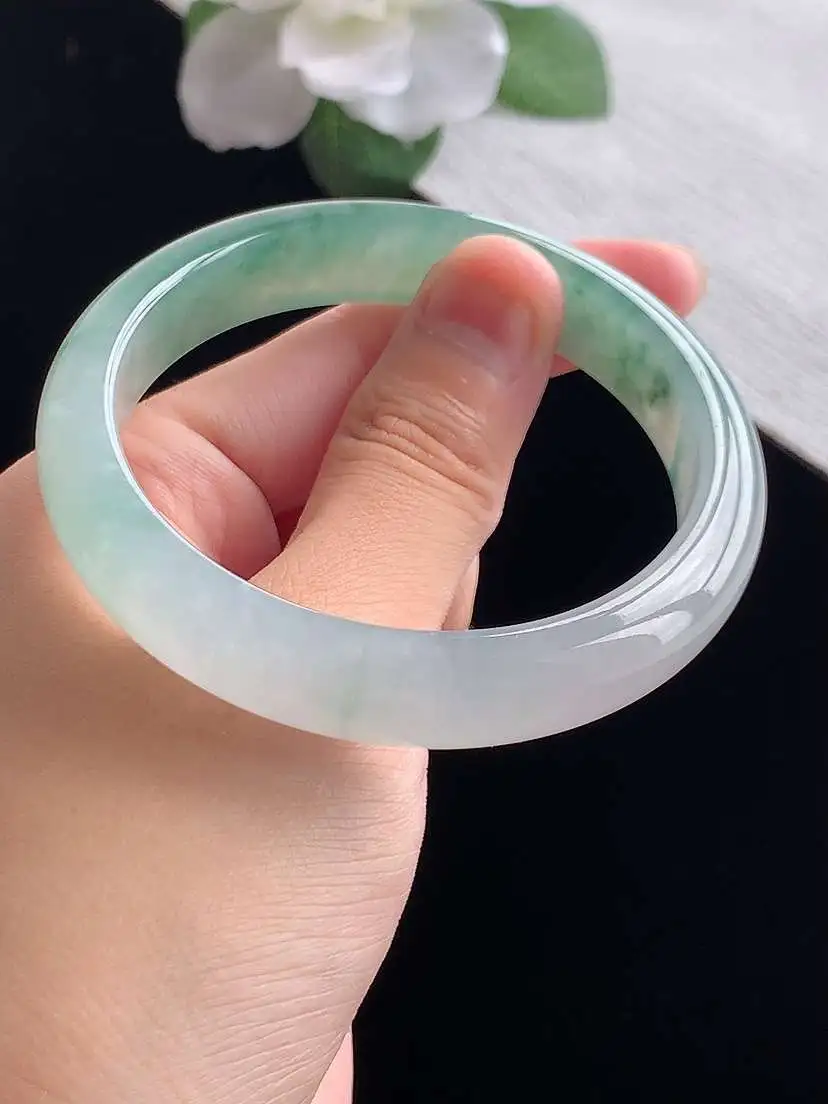 a货翡翠老坑冰种飘花正装正圈手镯56-57圈口  尺寸56.8×11.4×7.2mm 重量48.80g 0923