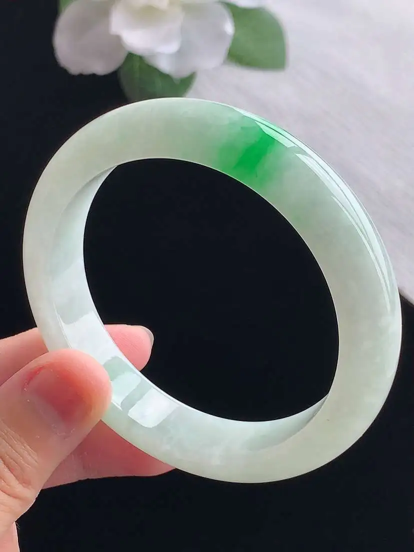 a货翡翠老坑冰种飘阳绿正装正圈手镯54-55圈口  尺寸54.8×12×7.8mm 重量55.00g