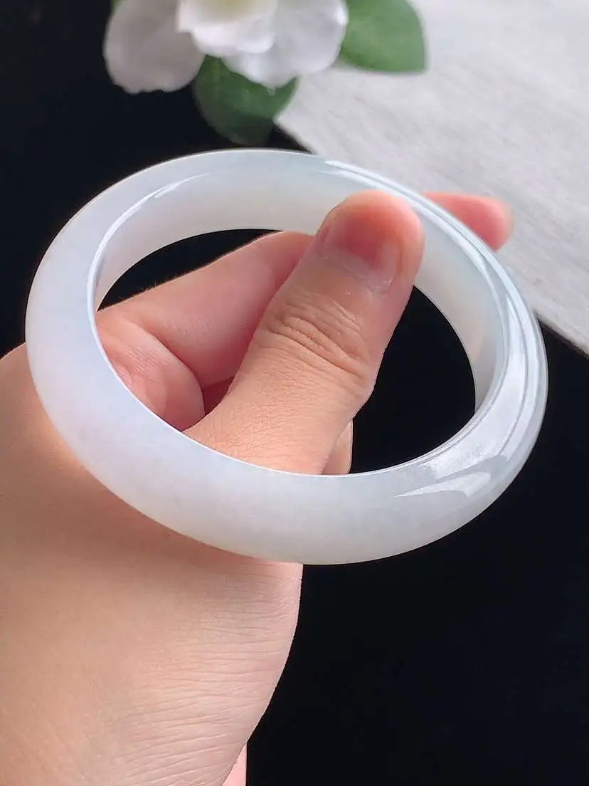 a货翡翠老坑冰种白月光正装正圈手镯55-56圈口  尺寸55.6×12×8.3mm 重量57.35g 0923