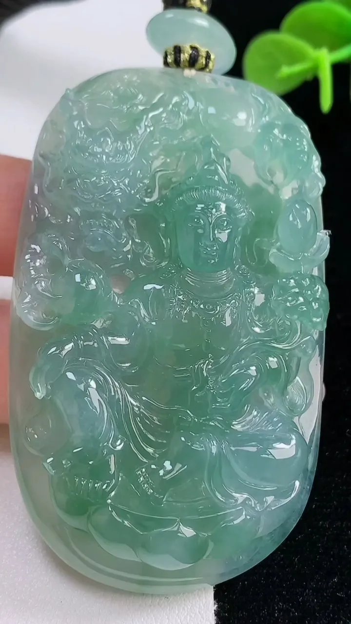 天然A货翡翠祥龙大势至菩萨吊坠，尺寸66.5-40.3-9.5，重量:58.97g
9月24日