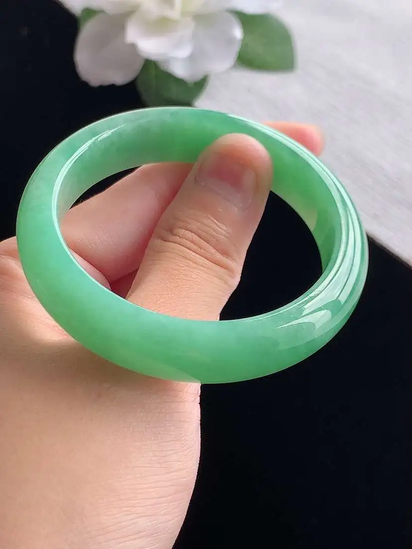 a货翡翠老坑冰种满绿正装正圈手镯51-52小圈口  尺寸51×12×7.2mm 重量45.86g 0923