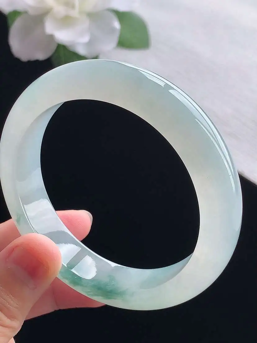 a货翡翠老坑冰种飘花正装正圈手镯56-57圈口  尺寸56.7×13.7×8.8mm 重量68.53g 0923