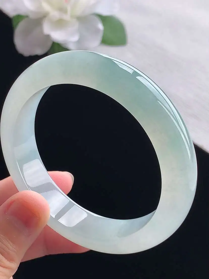 a货翡翠老坑冰种飘花正装正圈手镯56-57圈口  尺寸56.7×13.7×8.8mm 重量68.53g 0923
