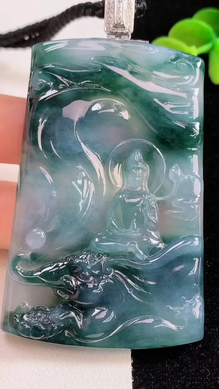 天然A货翡翠种飘花普贤菩萨吊坠，尺寸67-43.5-5.5，重量:53.89g
9月24日