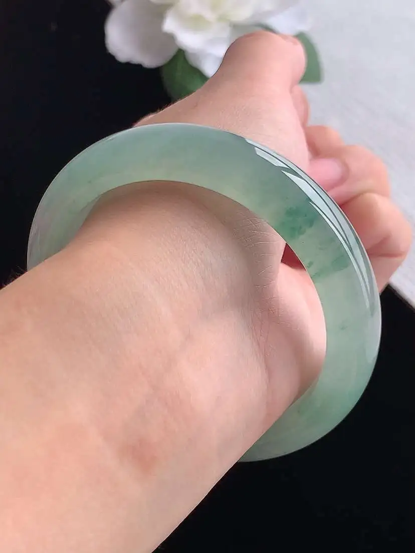 a货翡翠老坑冰种飘花正装正圈手镯56-57圈口  尺寸56.3×12.6×8mm 重量61.80g 0924