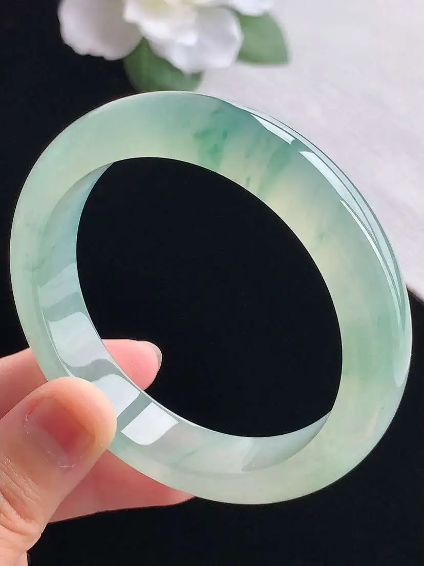 a货翡翠老坑冰种飘花正装正圈手镯56-57圈口  尺寸56.3×12.6×8mm 重量61.80g 0924