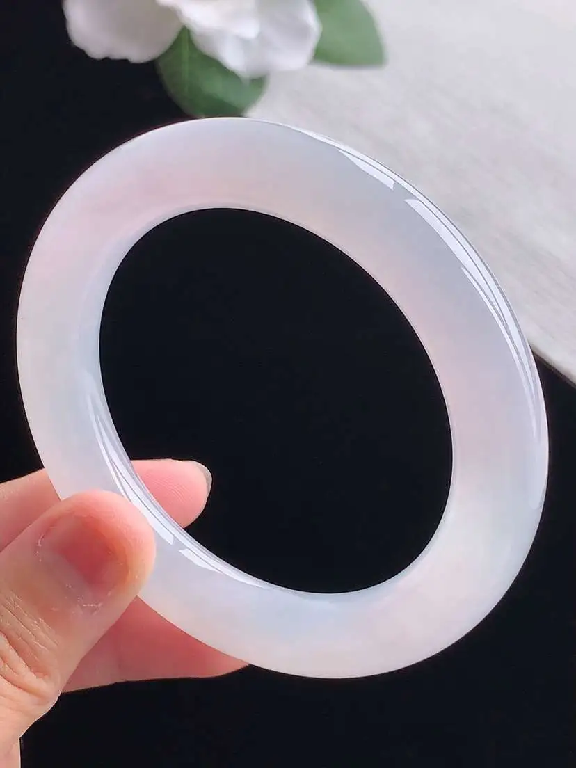 a货翡翠老坑冰种白月光圆条手镯54-55圈口  尺寸54.5×10.7mm 重量64.18g 092