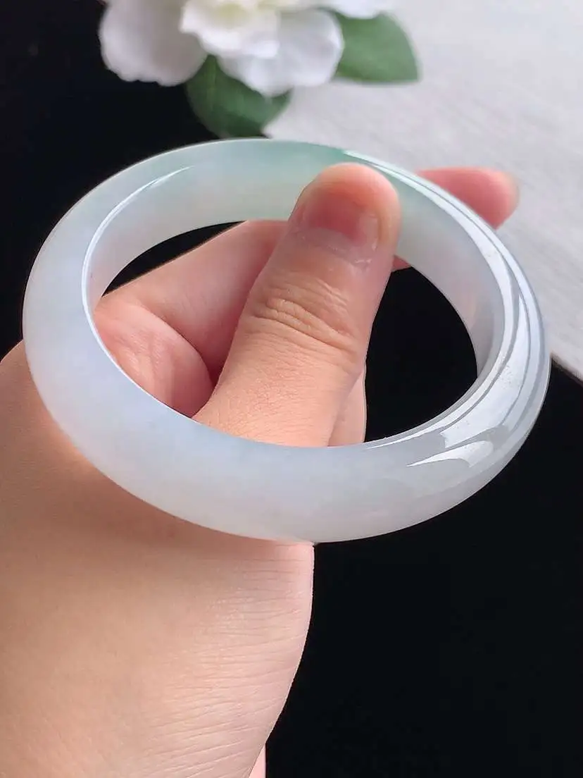 a货翡翠老坑冰种飘绿正装正圈手镯54-55圈口  尺寸54.5×12.5×8.2mm 重量60.06g 0924