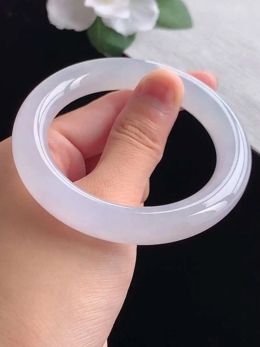 a货翡翠老坑冰种白月光圆条手镯54-55圈口  尺寸54.5×10.7mm 重量64.18g 0924