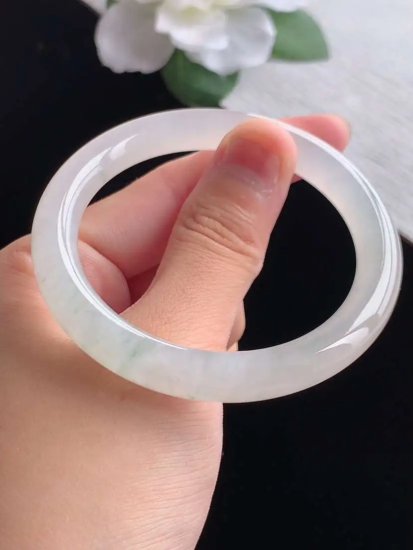 a货翡翠老坑冰种飘花圆条手镯52-53小圈口  尺寸52.3×8.6mm 重量36.20g 0924