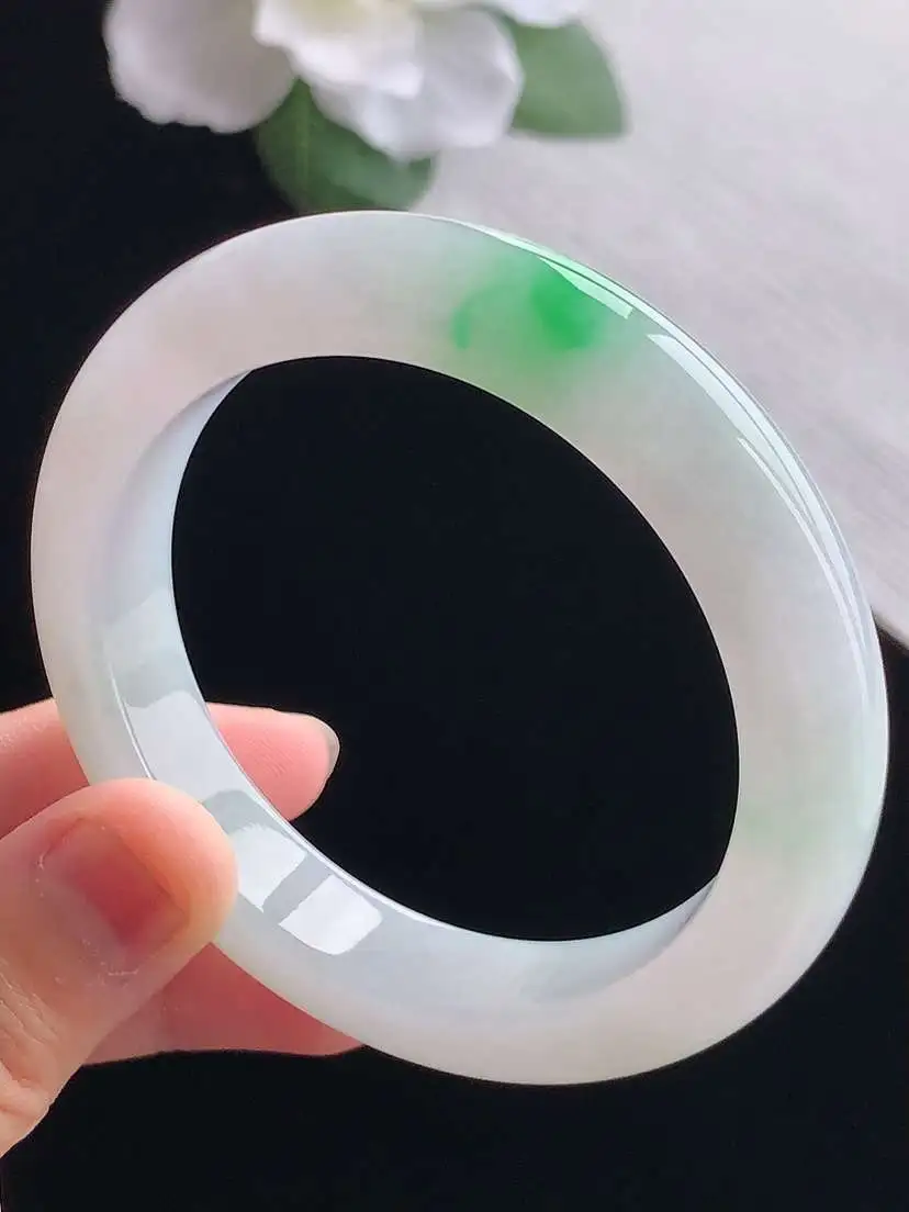 a货翡翠老坑冰种飘阳绿正装正圈手镯53-54圈口  尺寸53×11×8.8mm 重量54.66g 0