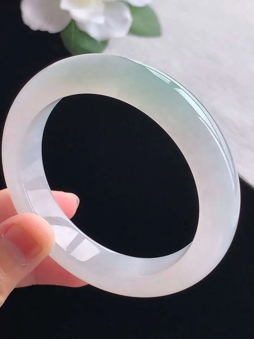 a货翡翠老坑冰种飘花正装正圈手镯56-57圈口  尺寸56.3×12.5×8.6mm 重量66.18g 0924