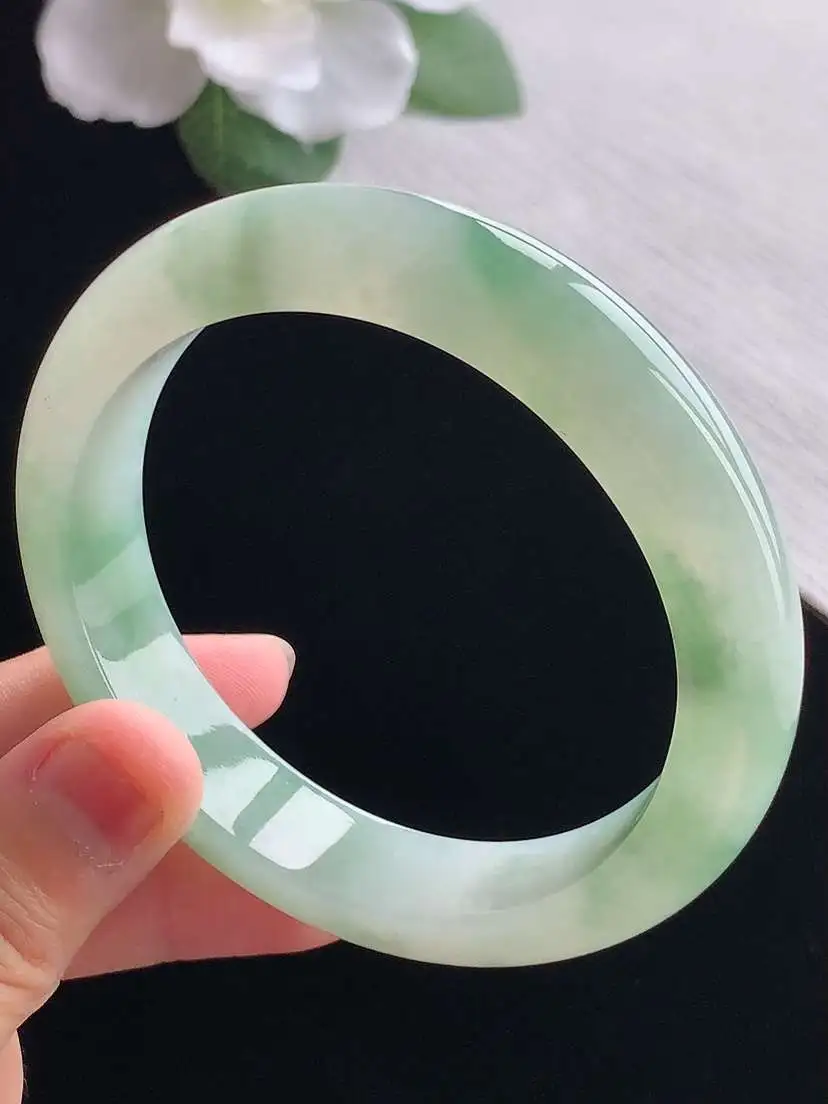 a货翡翠老坑冰种飘花正装正圈手镯58-59圈口  尺寸58×12.7×8.2mm 重量63.20g 0924