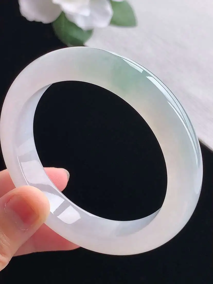 a货翡翠老坑冰种飘花正装正圈手镯56-57圈口  尺寸56.3×12.5×8.6mm 重量66.18