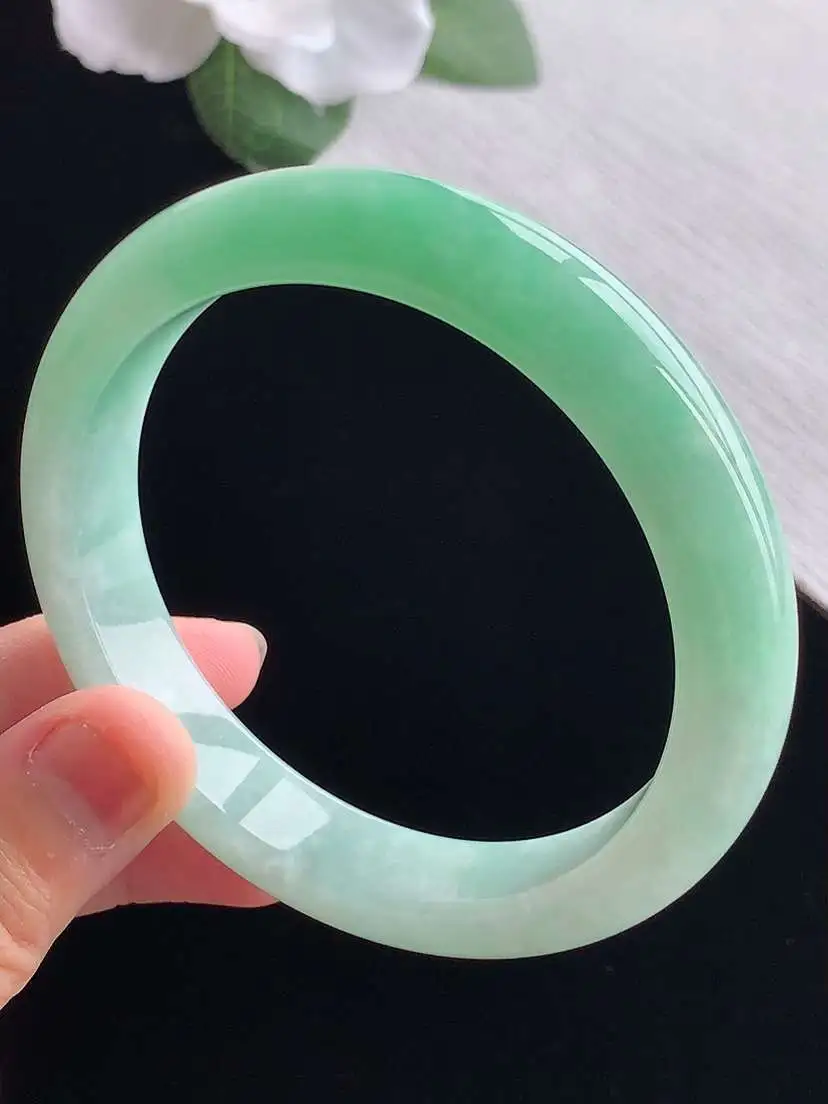 a货翡翠老坑冰种飘绿正装正圈手镯59-60大圈口  尺寸59×11.8×8mm 重量58.96g 0924
