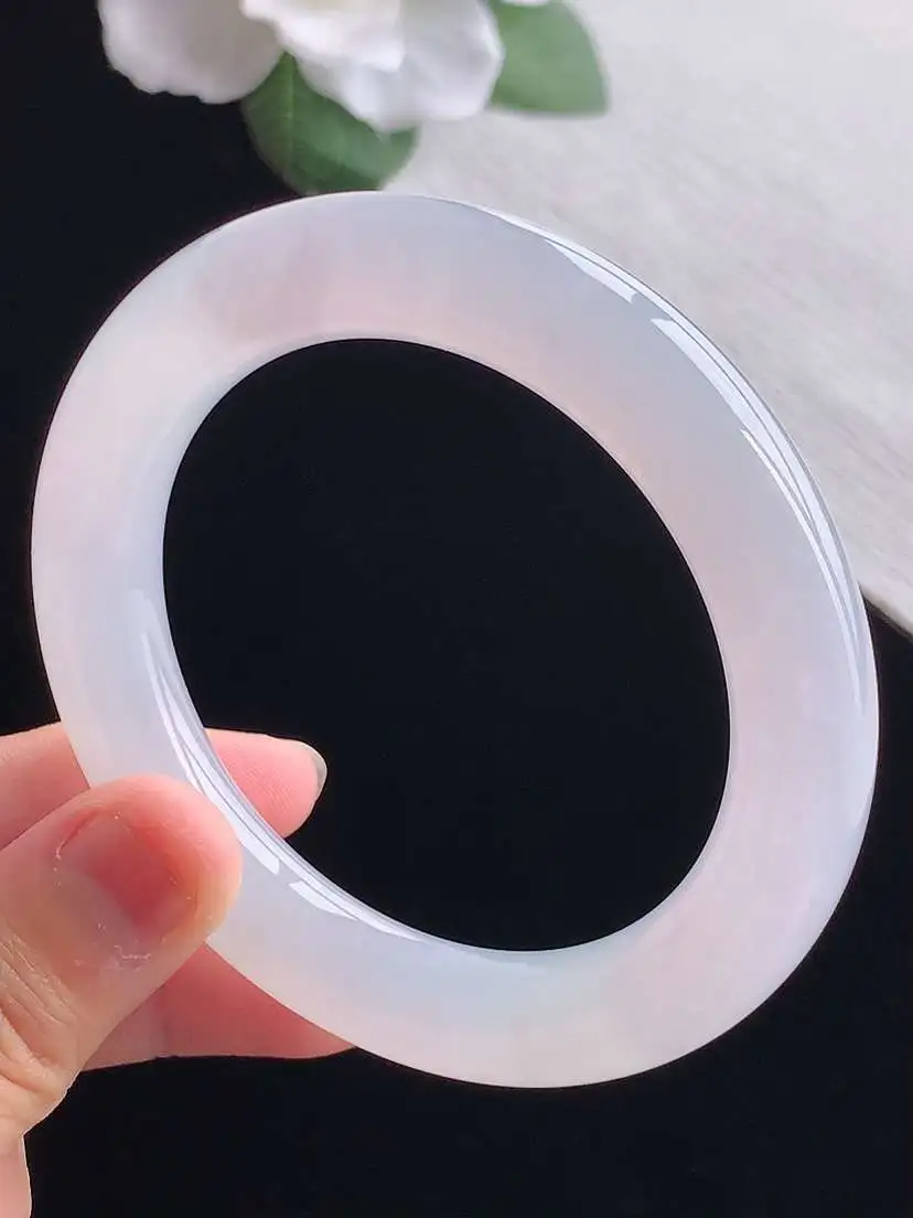 a货翡翠老坑冰种白月光圆条手镯54-55圈口  尺寸54.5×10.7mm 重量64.18g 0924