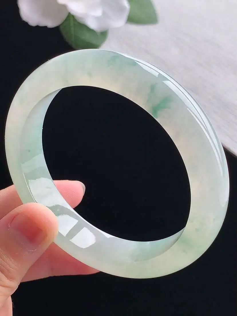 a货翡翠老坑冰种飘花正装正圈手镯57-58圈口  尺寸57.2×13×8.3mm 重量65.33g 