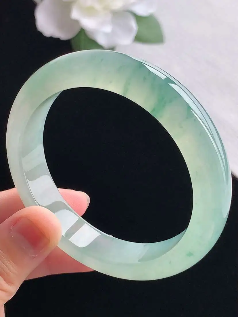 a货翡翠老坑冰种飘花正装正圈手镯56-57圈口  尺寸56.3×12.6×8mm 重量61.80g 