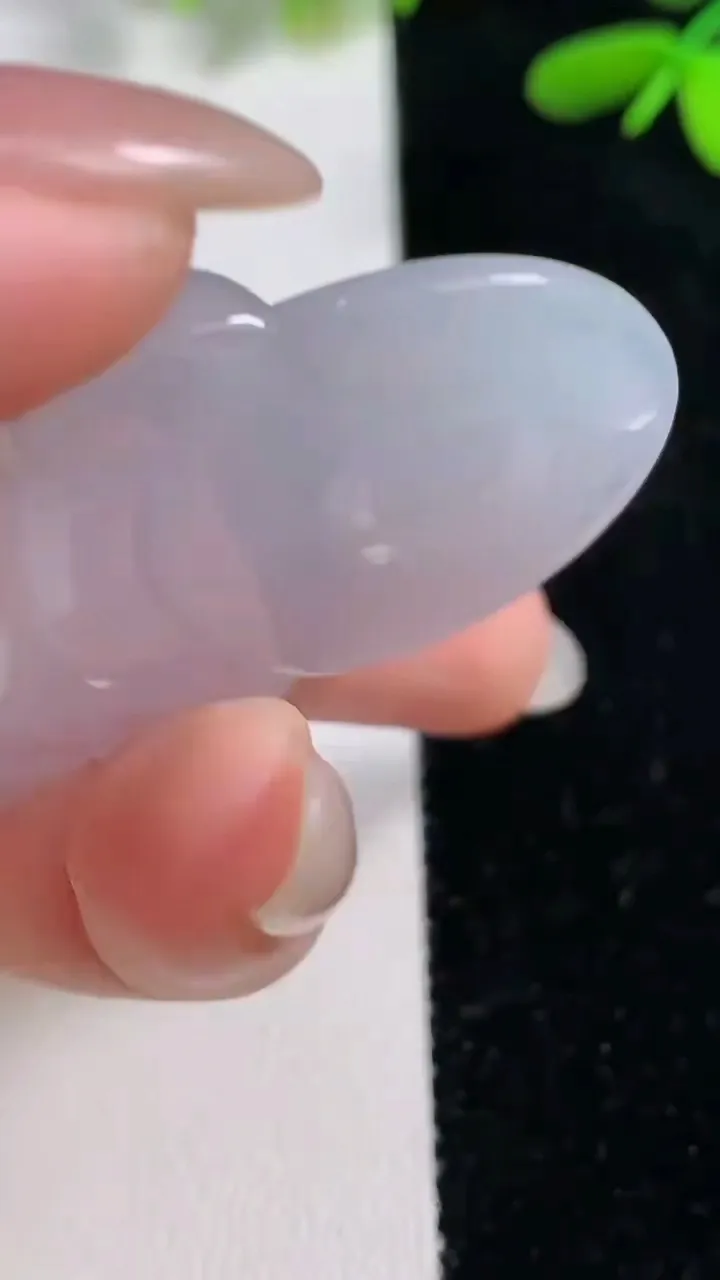 天然A货翡翠冰种紫罗兰观音菩萨吊坠，尺寸54.-538.6-5.8，重量:23.77g
9月26日