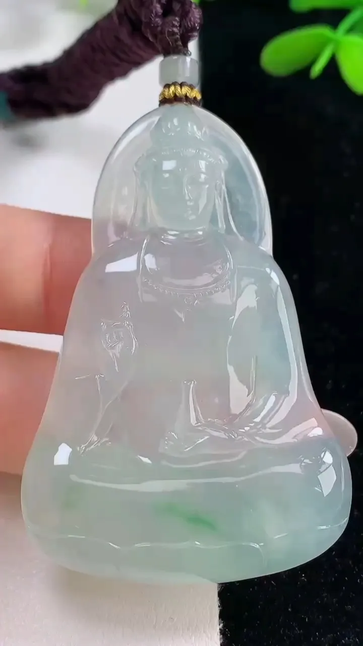 天然A货翡翠观音菩萨吊坠，尺寸58-38.6-5.3，重量:26.52g
9月26日