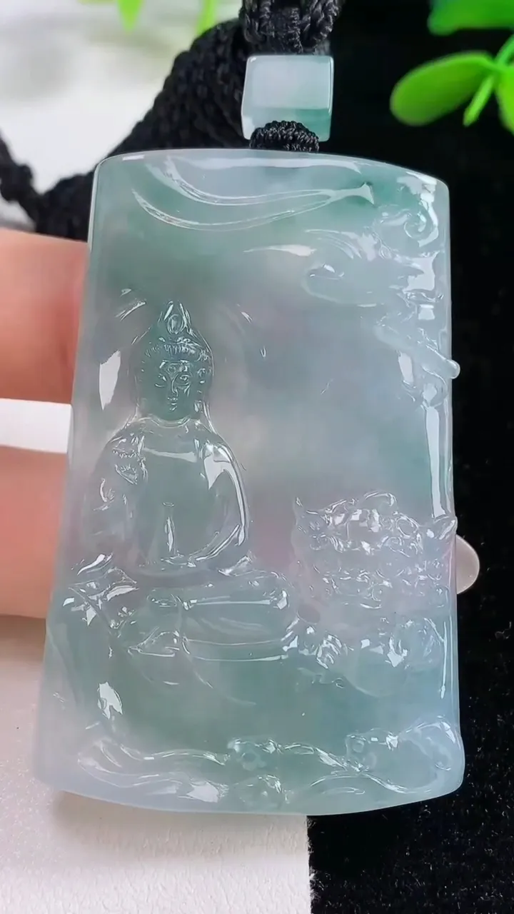 天然A货翡翠种飘花文殊菩萨吊坠，尺寸58.2-36.4-5，重量:35.32g
9月26日