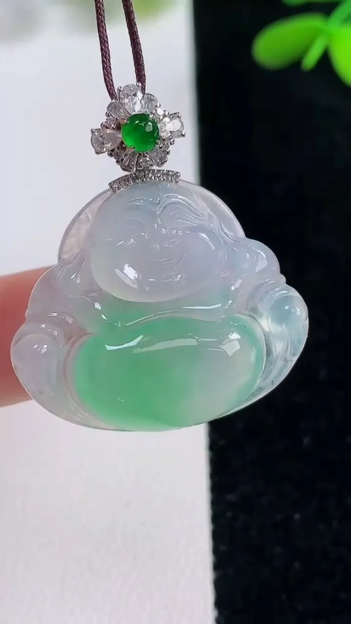 天然A货翡翠佛公吊坠，尺寸24.7-29.2-5.8，重量:7.08g
9月26日
