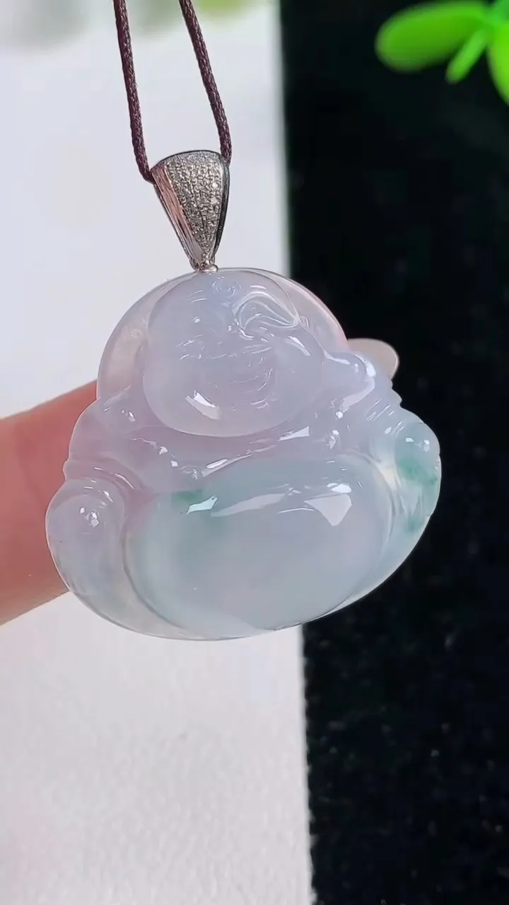 天然A货翡翠种飘花佛公吊坠，尺寸25.3-27.4-6，重量:6.58g
9月26日