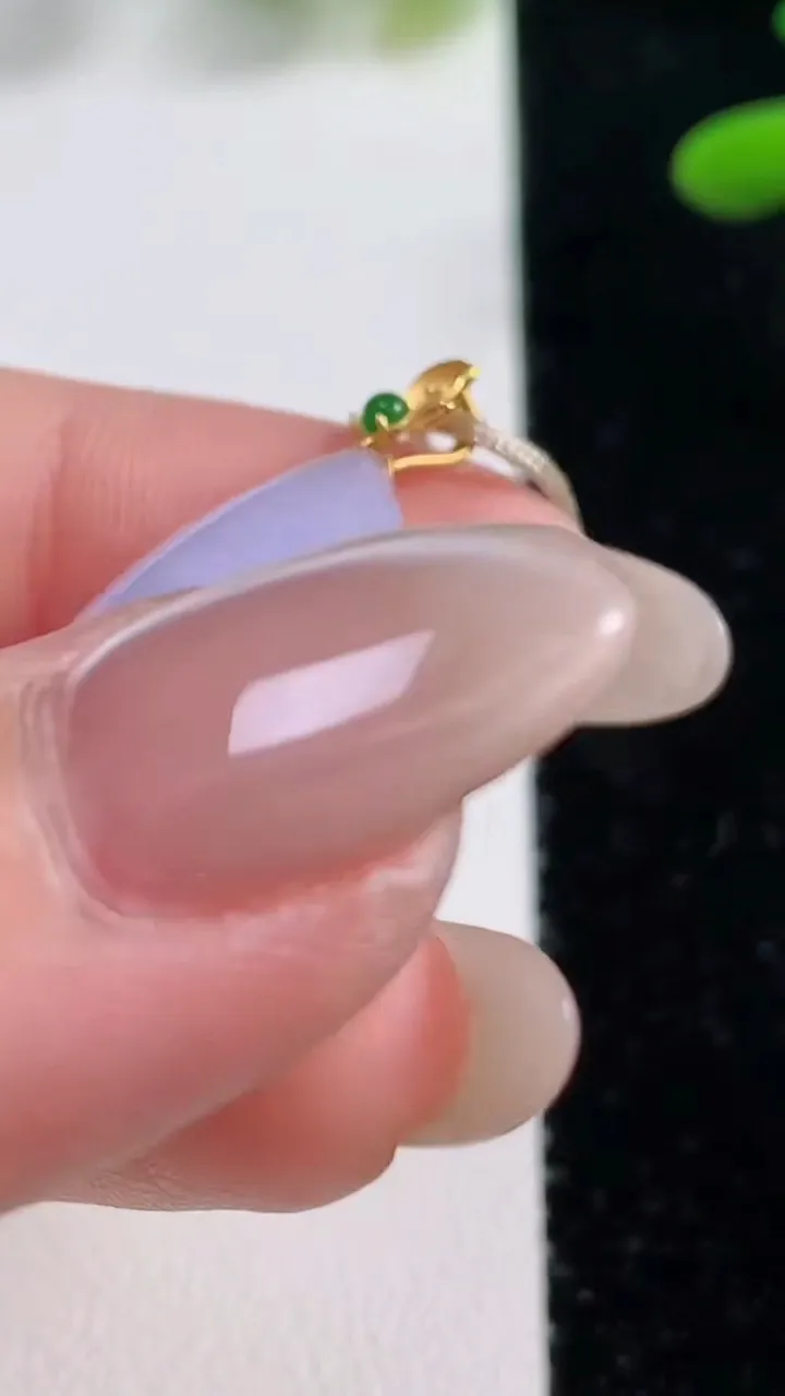 天然A货翡翠18K金紫罗兰水滴吊坠，尺寸22.4-16-8.8，重量:5.25g
9月27日