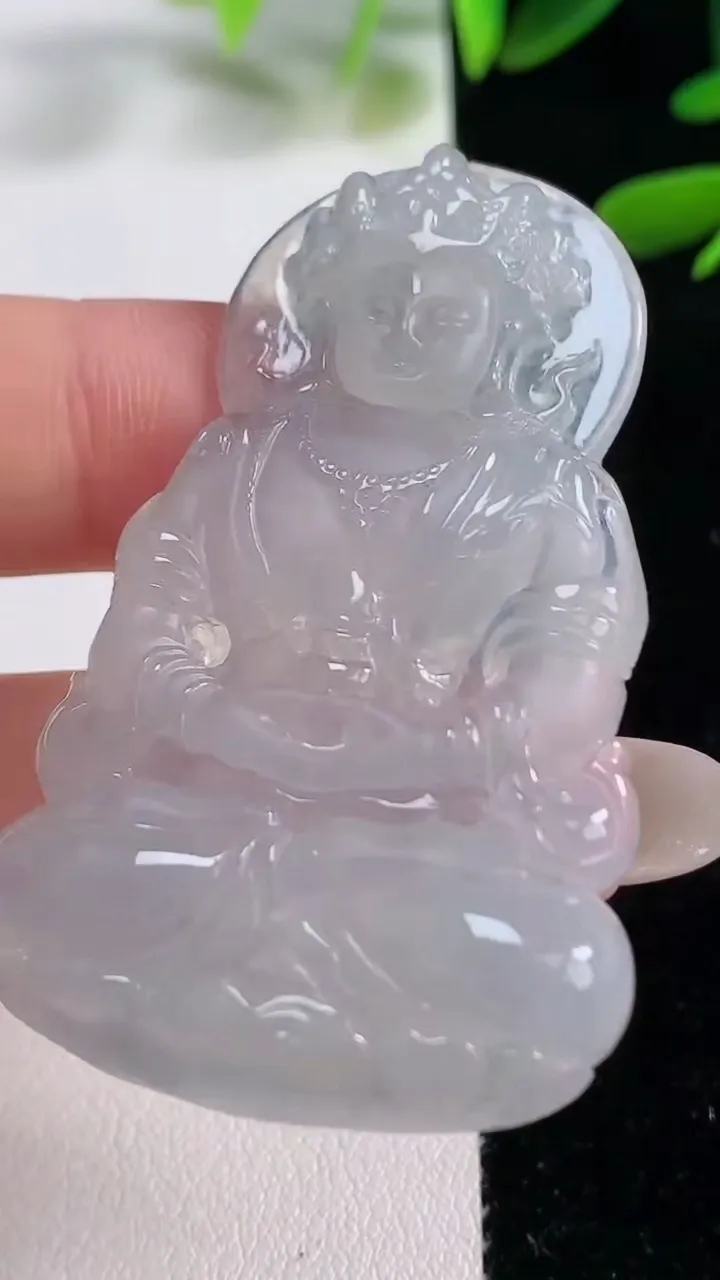 天然A货翡翠度母观音吊坠，尺寸52.2-32.8-5，重量:15.86g
9月27日