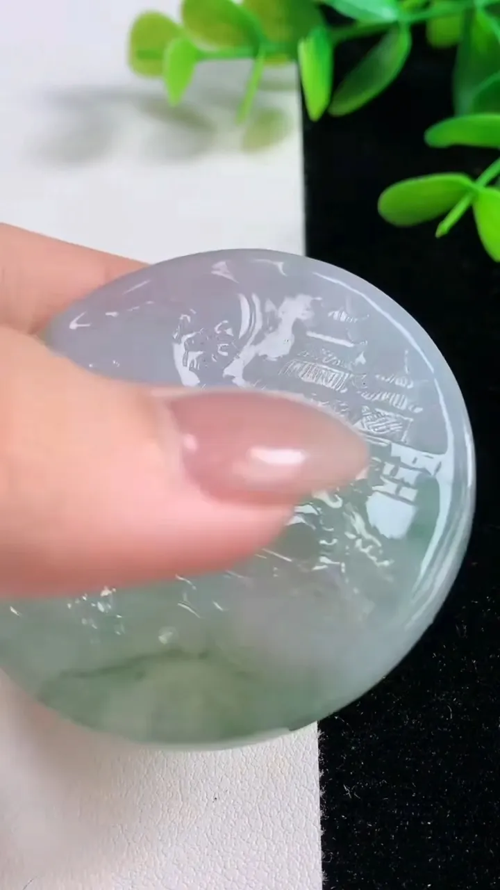 天然A货翡翠牌吊坠，尺寸53-5，重量:37.11g
9月27日