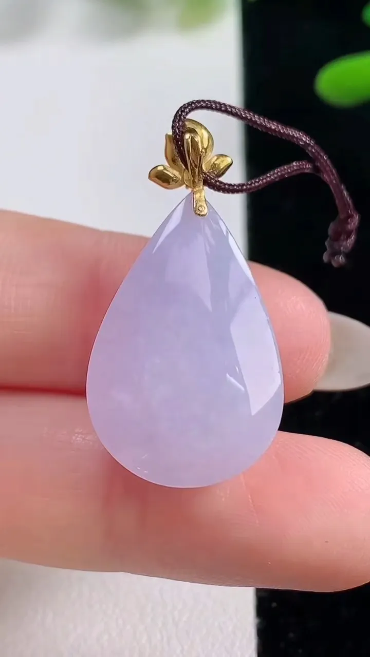 天然A货翡翠18K金紫罗兰水滴吊坠，尺寸25-16.2-8.8，重量:5.47g
9月27日