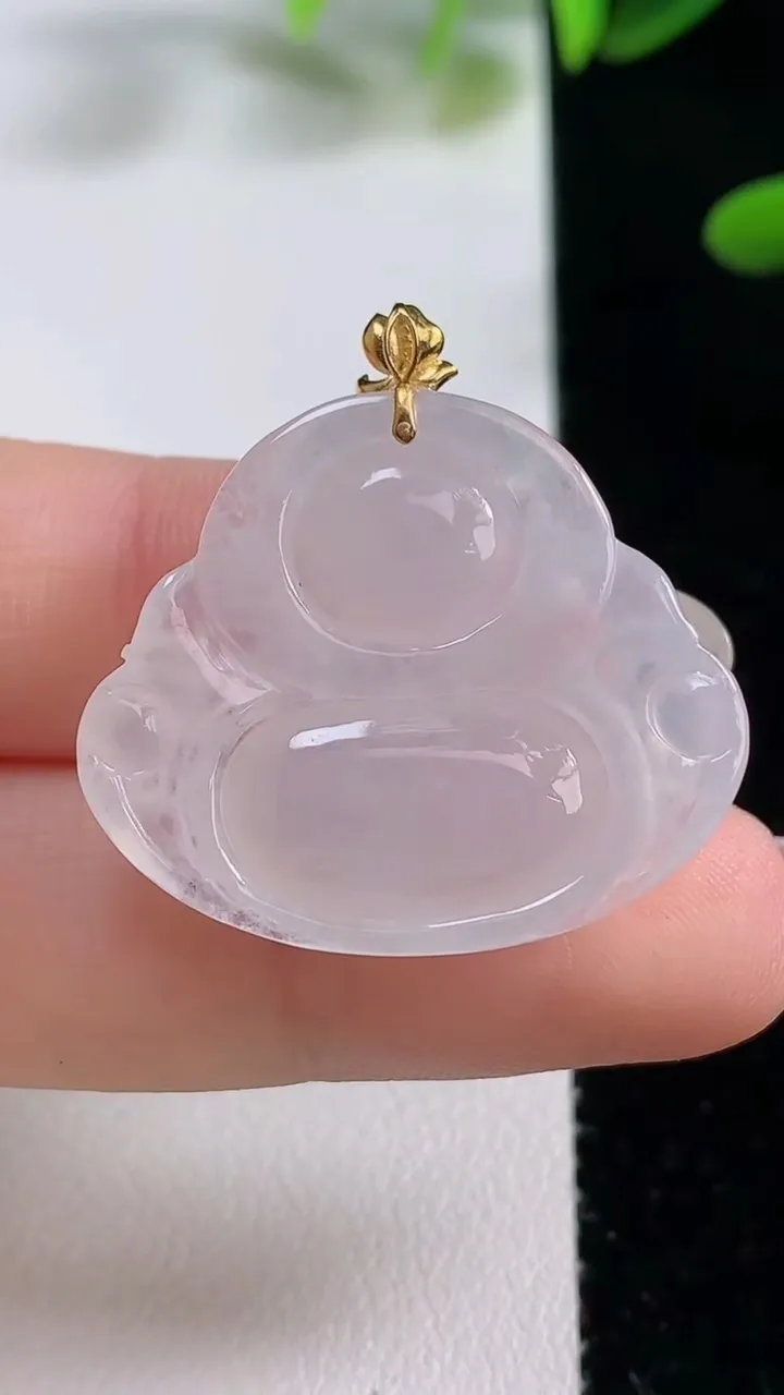 天然A货翡翠种白冰佛公吊坠，尺寸25-29-6，重量:6.58g
9月27日