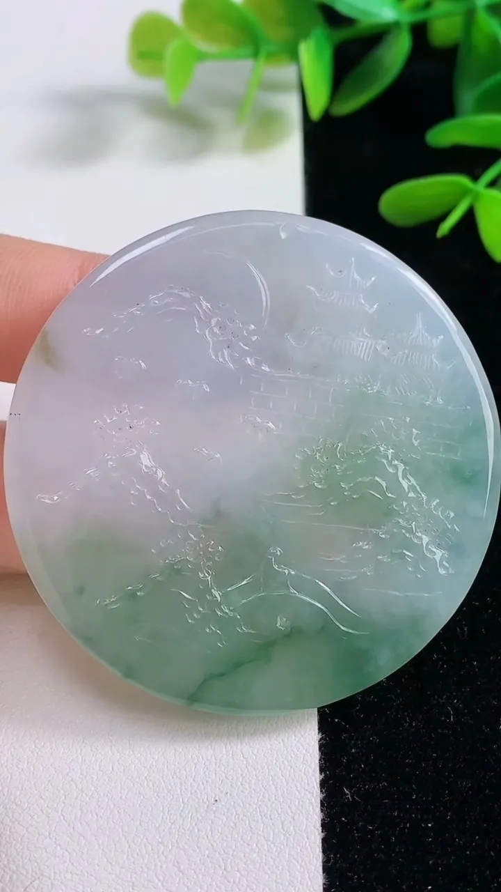 天然A货翡翠牌吊坠，尺寸53-5，重量:37.11g
9月27日