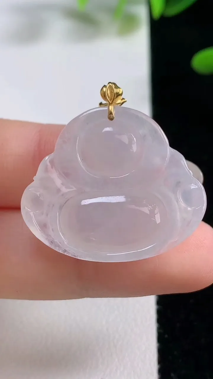 天然A货翡翠种白冰佛公吊坠，尺寸25-29-6，重量:6.58g
9月27日
