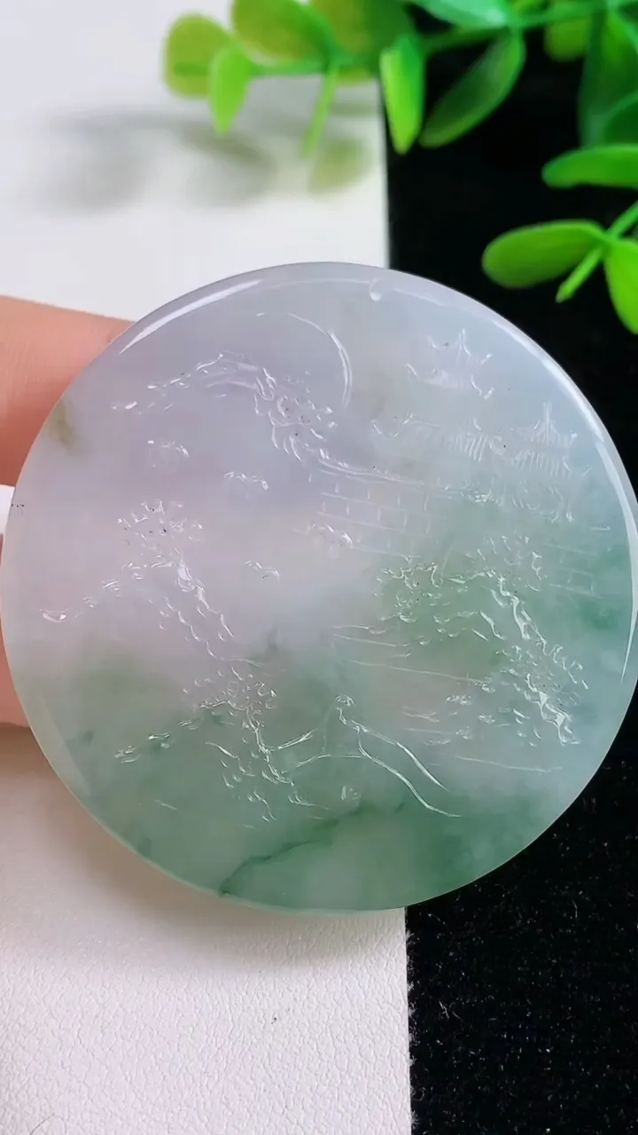 天然A货翡翠牌吊坠，尺寸53-5，重量:37.11g
9月27日