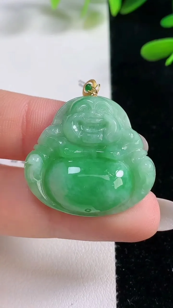 天然A货翡翠佛公吊坠，尺寸27.2-28.5-6，重量:7.01g
9月27日