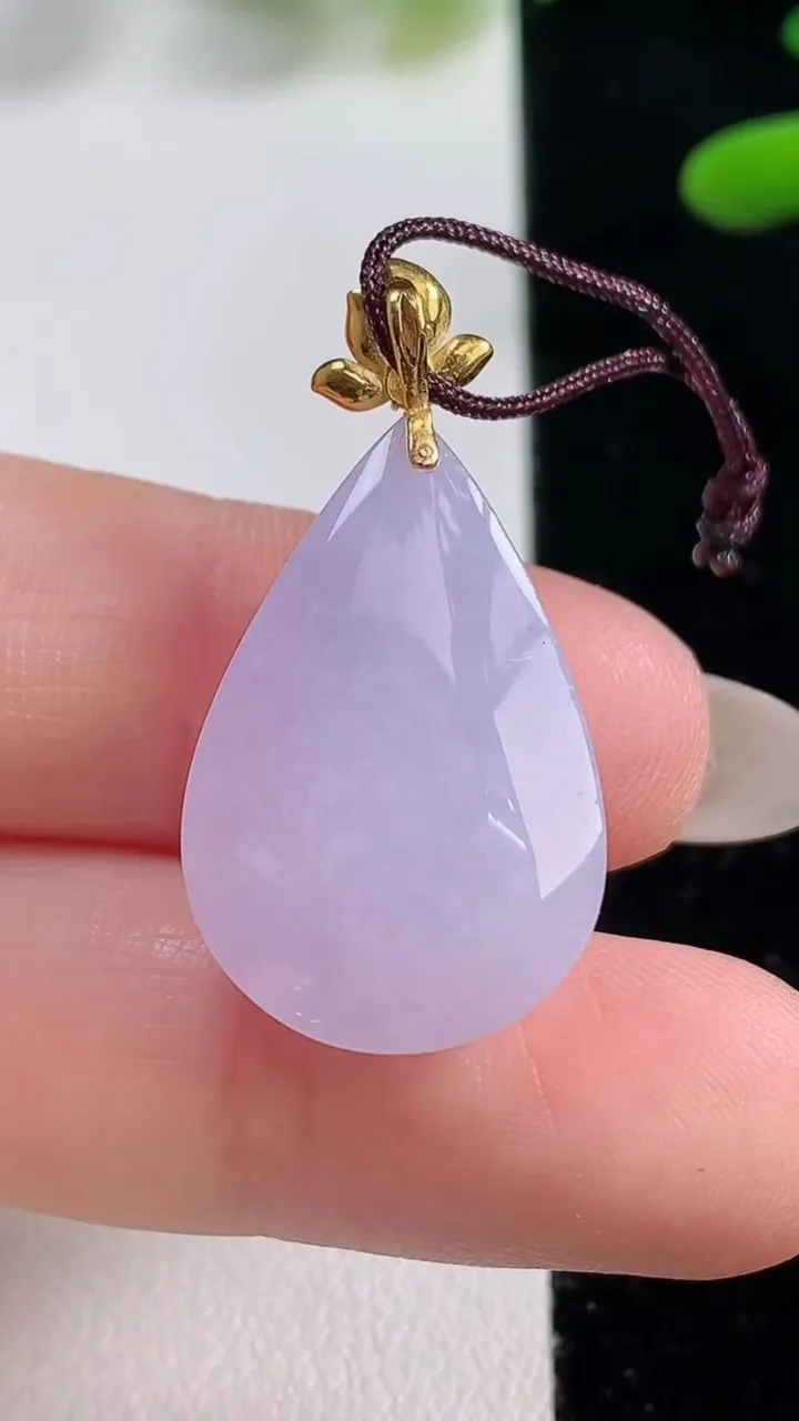 天然A货翡翠18K金紫罗兰水滴吊坠，尺寸25-16.2-8.8，重量:5.47g
9月27日