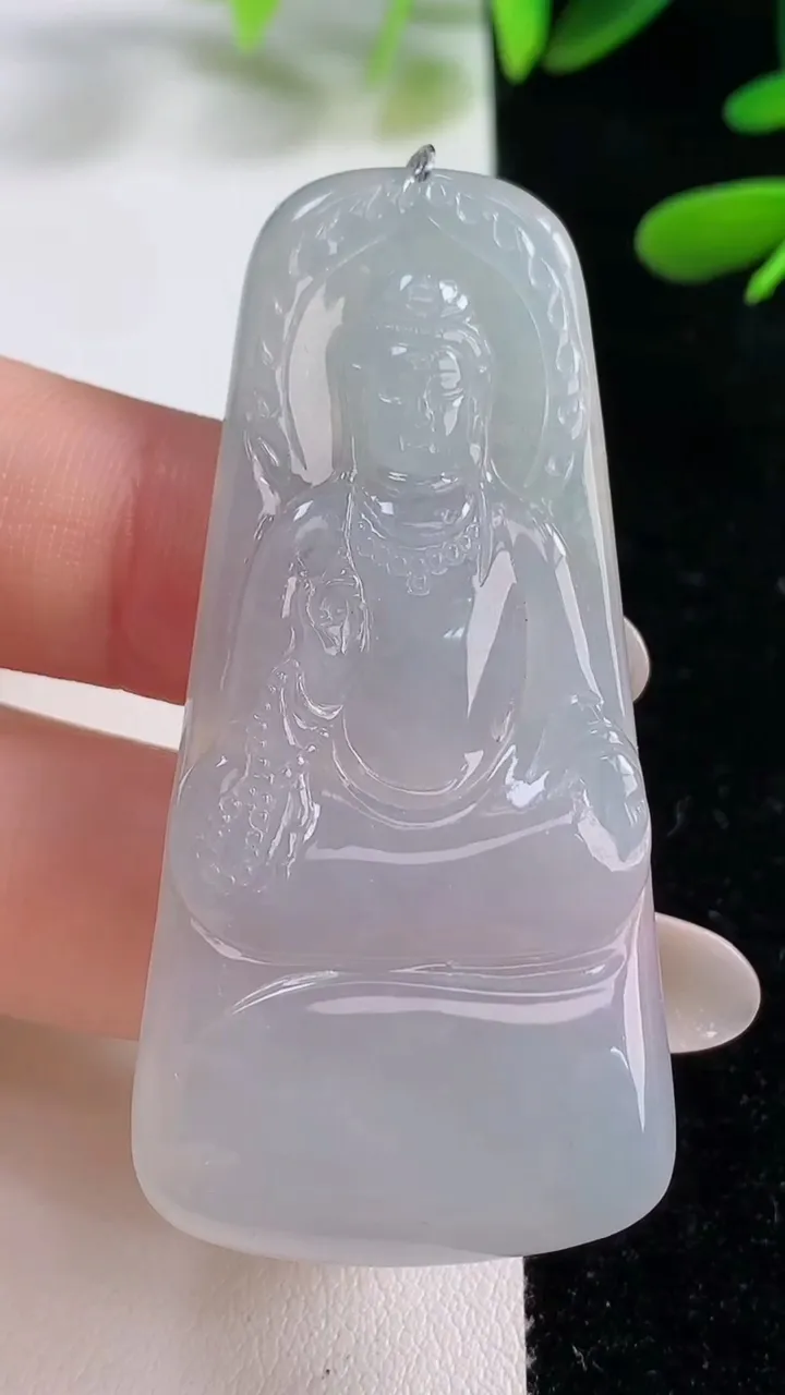 天然A货翡翠观音菩萨吊坠，尺寸55.2-26.7-4.6，重量:16.60g
9月27日
