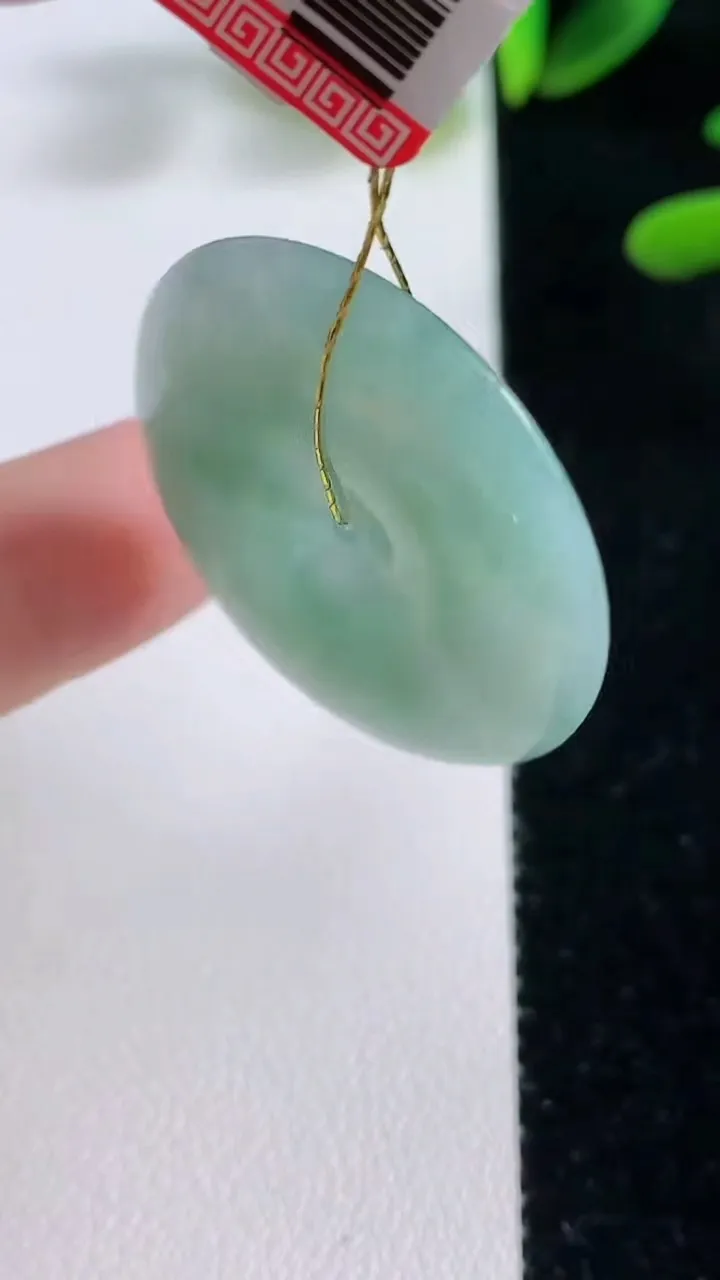 天然A货翡翠冰种飘花平安扣吊坠，尺寸30-5.8，重量:11.36g
9月27日