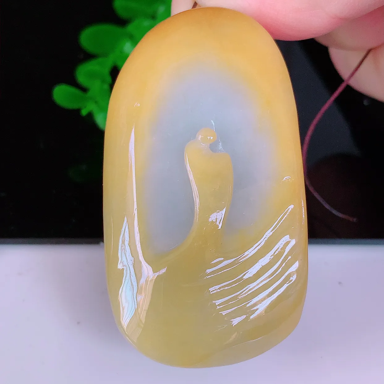 自然光实拍，冰润黄翡双彩翡翠悟道吊坠，悟道寓意“祥和，安宁，吉祥，幸福”，佩戴效果优雅迷人，性价比超高！#60.31