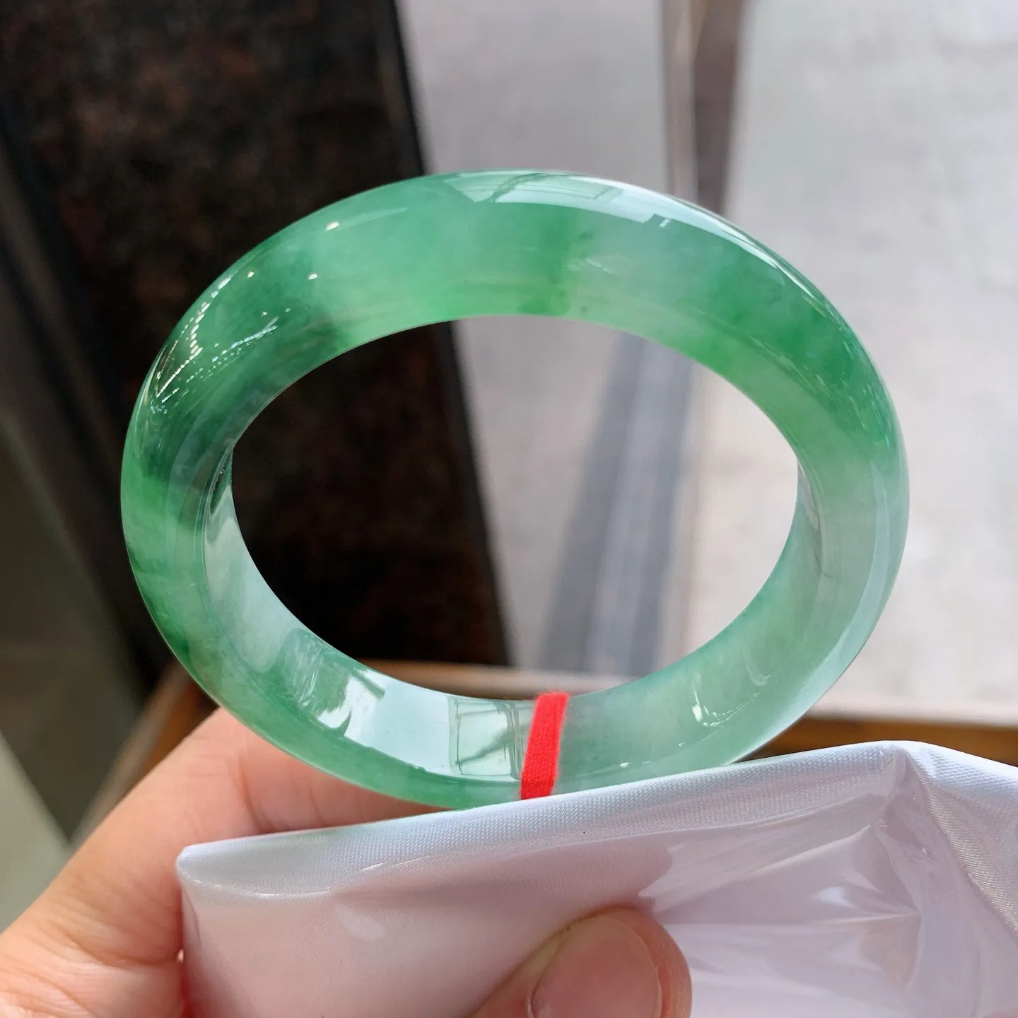 正圈飘绿 尺寸：54.1/12.5/8.7mm