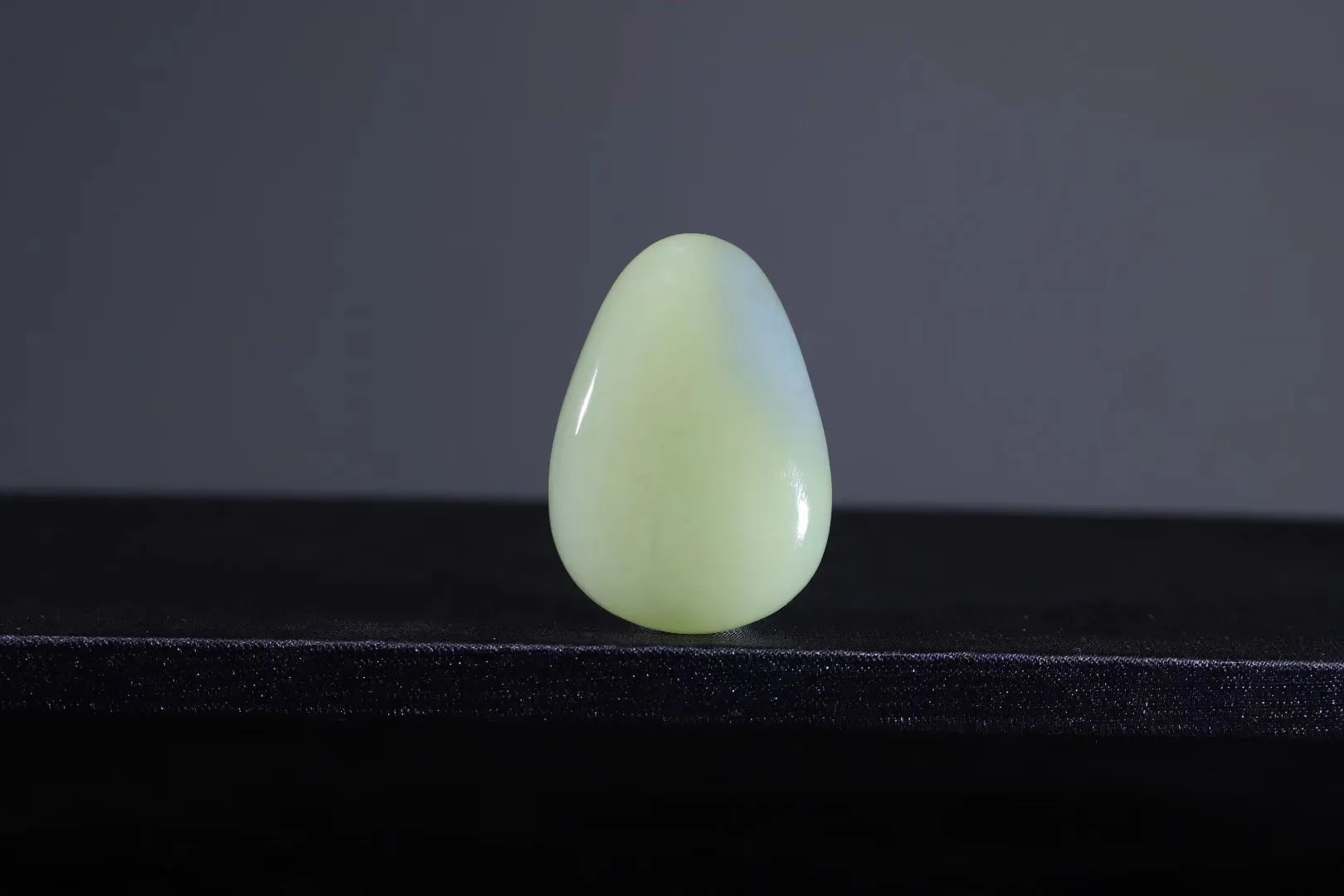 品质优选  百魅新品
——「喜笑颜开」
“人间油物”黄口佛公，谁看了都说喜欢

油乎乎的佛公，颜色温婉干净，明艳的黄色，似冬天那一抹暖阳，一点点温暖，就足以让整个人都暖和起来～

弥勒佛寓意慈悲宽容、乐观豁达️ “大肚能容，容天下难容之事”佩戴消灾纳福，保佑平安46-33-19mm，41g