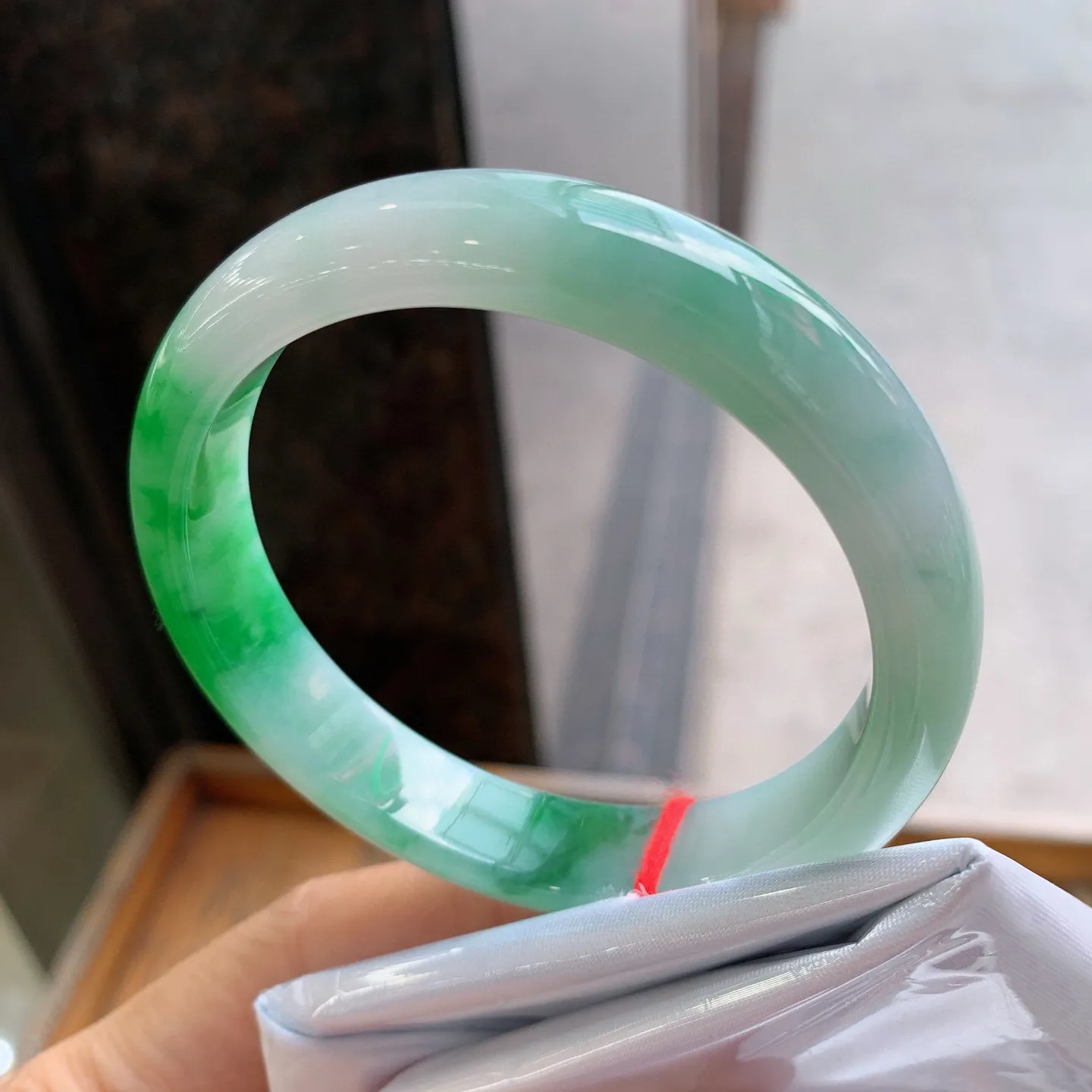 正圈飘绿   尺寸：58.5/12.2/7.6mm