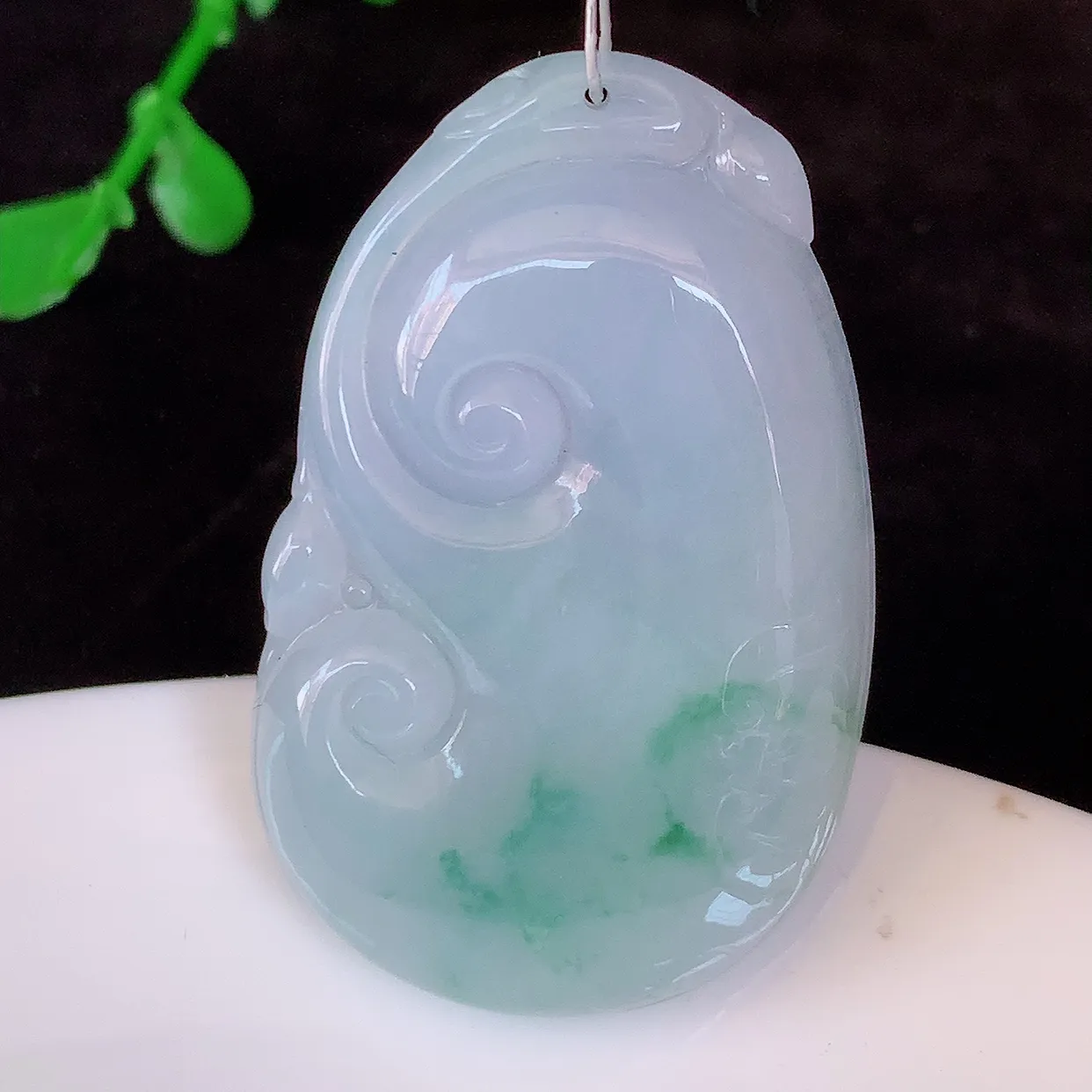 自然光实拍，冰润紫罗兰飘花翡翠如意吊坠，冰透，翠色灵动，饱满，万事如意，如意一生，配戴精美！#35.