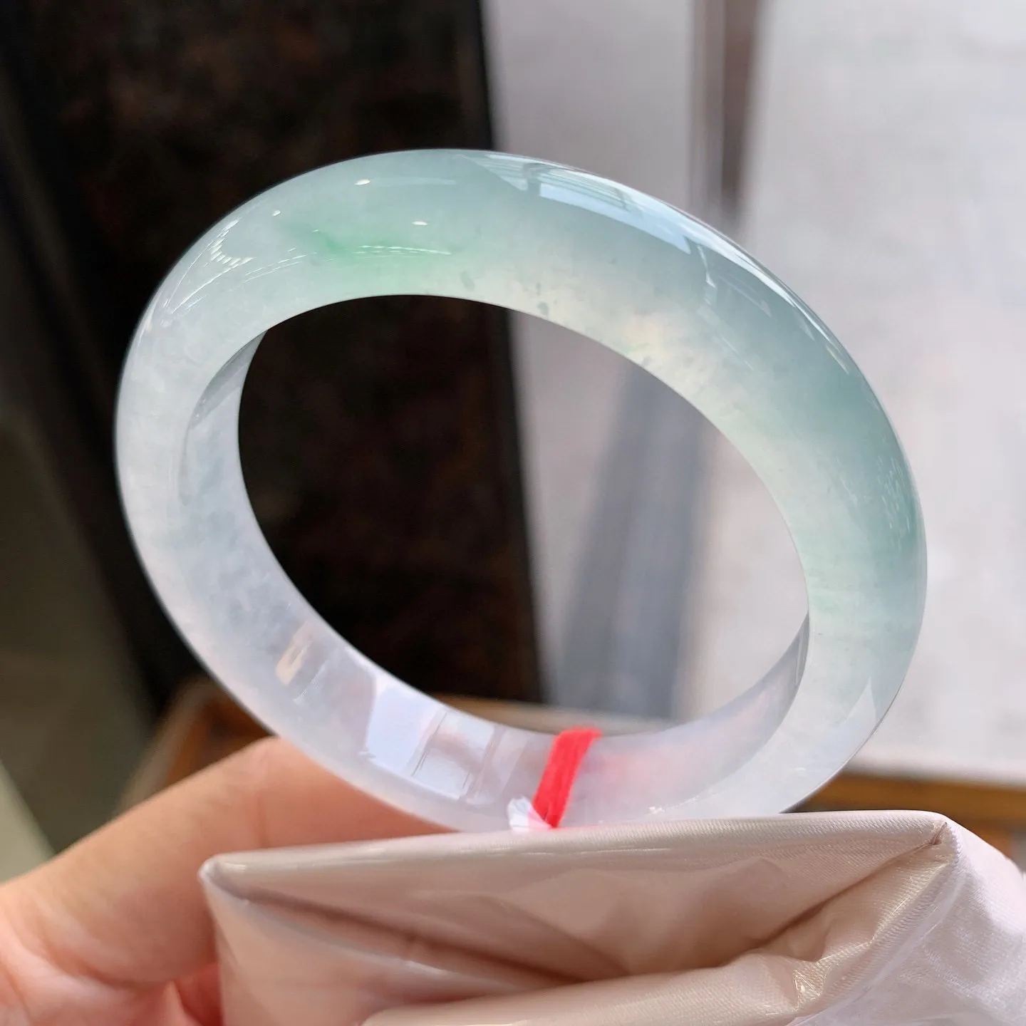 正圈冰飘绿  尺寸：54.5/11.9/8.1mm